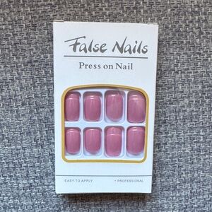 Elegant Press-On Nails in Glossy Pink